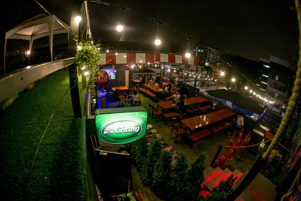 Samsen 8 Hostel Bangkok Exterior foto